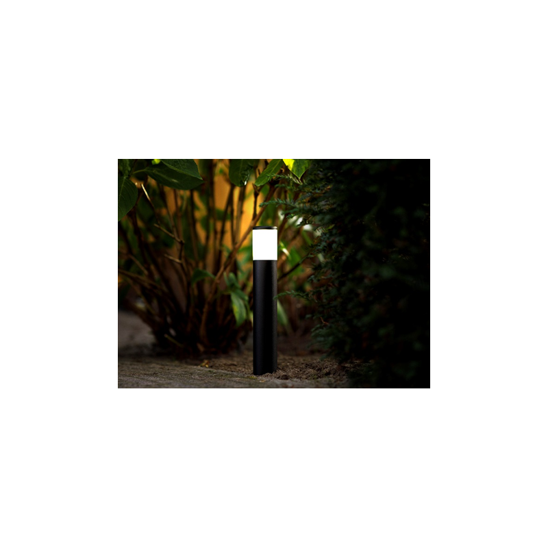 Low voltage garden lighting Ludeco Ivan 12v post light. (1)