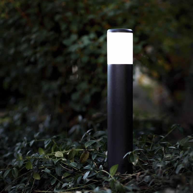 Low voltage garden lighting Ludeco Ivan 12v post light. (2)