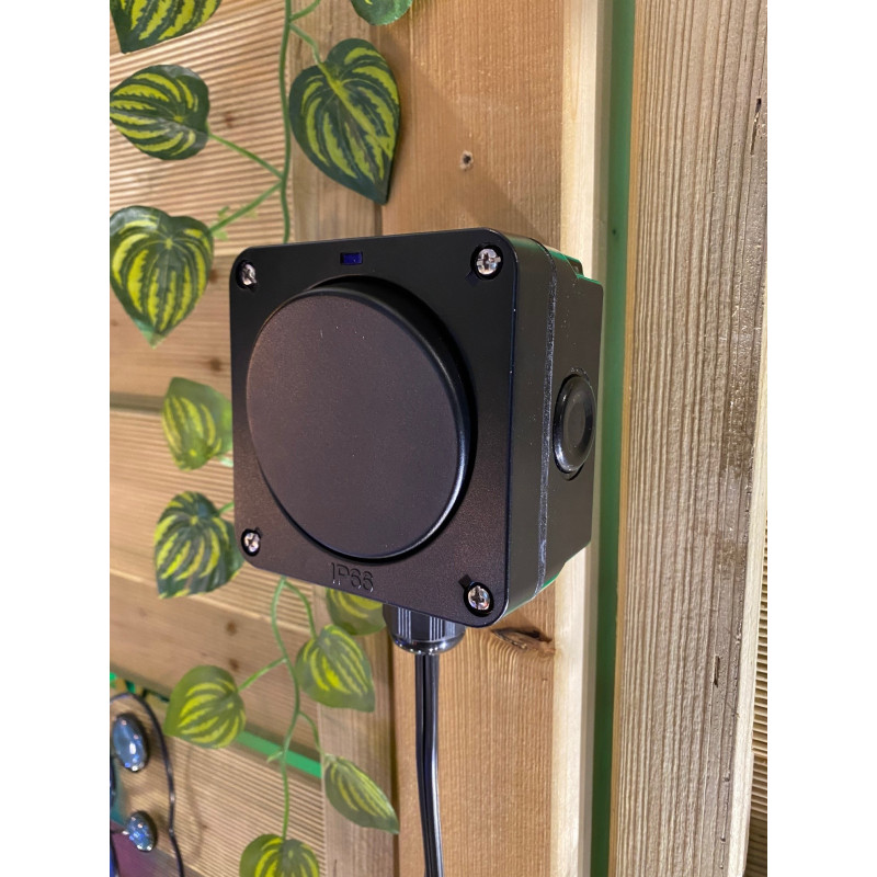 Knightsbridge Weatherproof Outdoor Manual 12V Black Switch 3